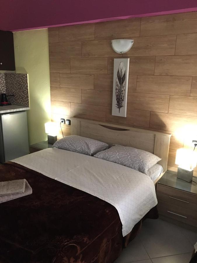 G M 1 Rooms Kentro In The Heart Of The City Larissa Exterior photo