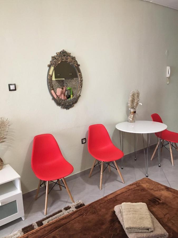 G M 1 Rooms Kentro In The Heart Of The City Larissa Exterior photo
